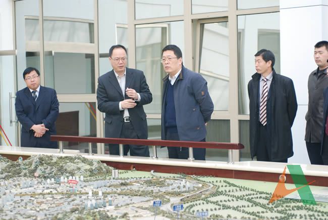 王玉君总经理听取情况介绍