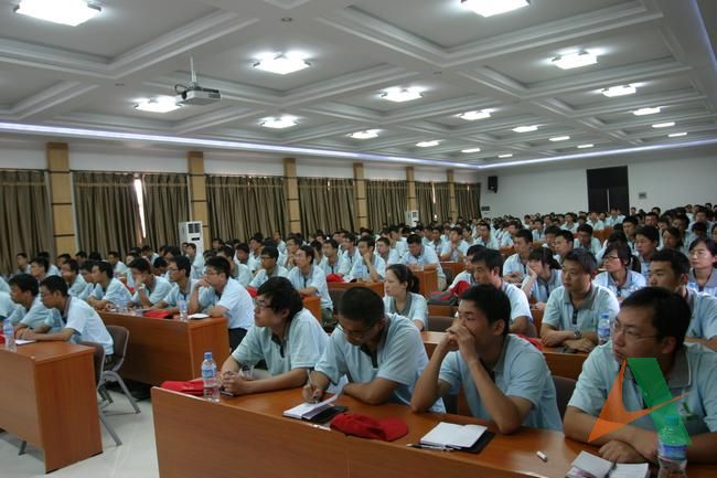 新员工认真聆听学习孙亮董事长讲话